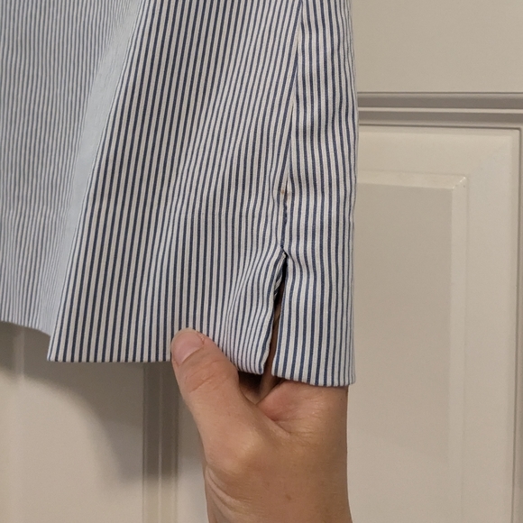 S.C.& Co Blue and White Striped Skort with Pockets - Picture 2 of 9